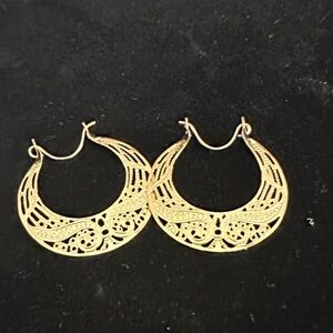 ☘️Elegant Gold Hoop Earrings